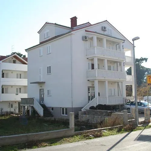 Gostinjska kuća Jelic *